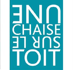 Une chaise sur le toit