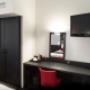 Deluxe Room Desk