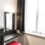 Deluxe Room Desk
