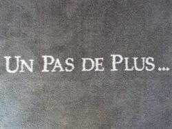 Un Pas de Plus