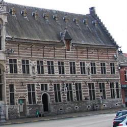 De Lakenhalle