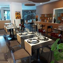 L Esprit Village restaurant