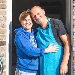 Kip aan 't spit bij Chris en Nina